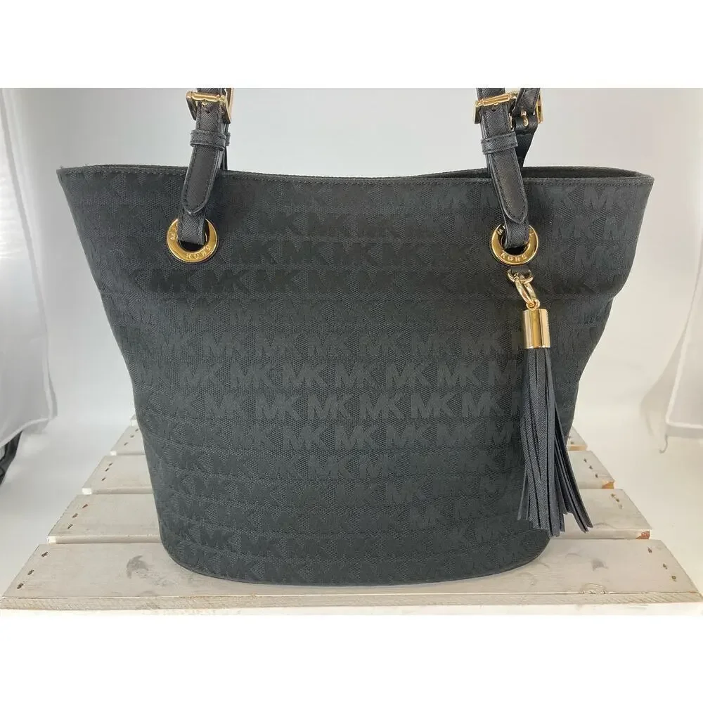 MICHAEL KORS, LARGE BLACK SIGNATURE CANVAS SHOULDER BAG